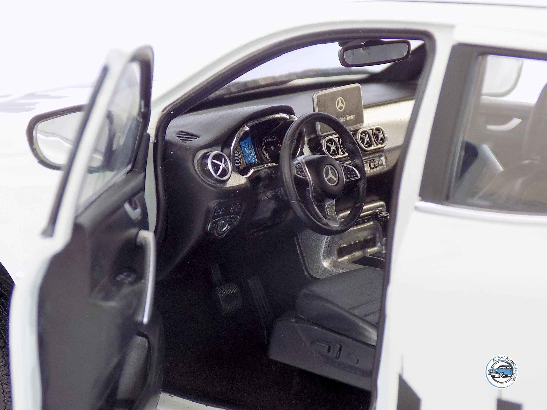 MERCEDES BENZ X CLASS 2018 - KUWAIT CITY EDITION - 1:18 - Image 5