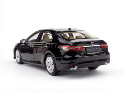 TOYOTA CAMRY 1:18 PAUDI - Image 3