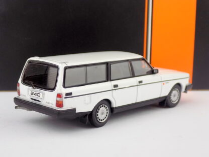 VOLVO 240GL SW 1988 - 1:43 IXO - Image 3