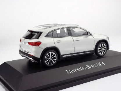 MERCEDES BENZ GLA-CLASS (H247) 2020 - 1:43 SPARK - Image 3