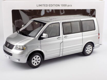 VOLKSWAGEN T5 MULTIVAN MINIBUS 2003 - 1:18 NOREV