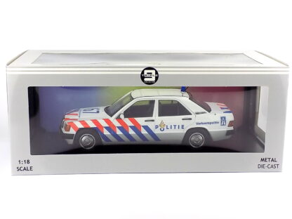 MERCEDES BENZ 190E (W201) N 67 HOLANDSKÁ DIAĽNIČNÁ POLÍCIA 1993 - 1:18 TRIPLE9 - Image 3