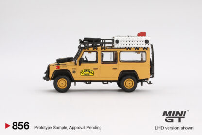 Land Rover Defender 110 1989 Camel Trophy Amazon Team Turkey  Exclusive 1:64 MiniGT - Image 2