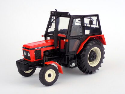 ZETOR 7211 2WD  1961 - 1:32 UNIVERSAL HOBBIES - Image 2