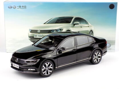 VOLKSWAGEN PASSAT B8 1:18 PAUDI