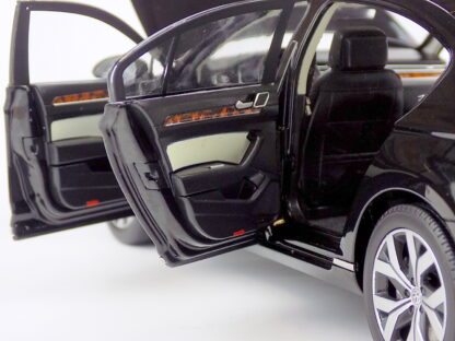 VOLKSWAGEN PASSAT B8 1:18 PAUDI - Image 12