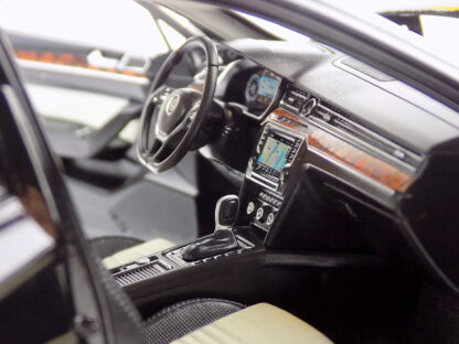 VOLKSWAGEN PASSAT B8 1:18 PAUDI - Image 13