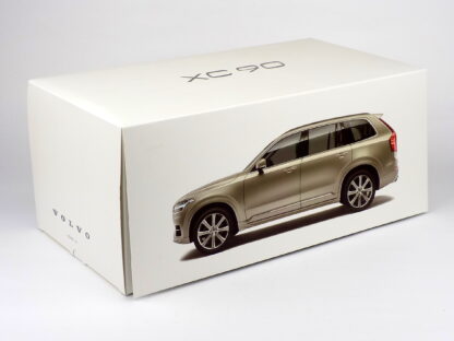 VOLVO XC90 1:18 PAUDI - Image 10