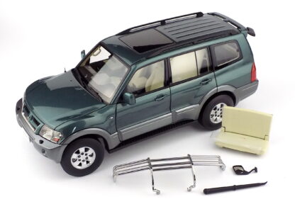 MITSUBISHI PAJERO 3.5L V6 V73 2006 - 1:18 SUN STAR - Image 3