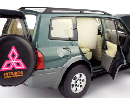 MITSUBISHI PAJERO 3.5L V6 V73 2006 - 1:18 SUN STAR - Image 10