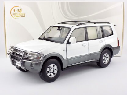 MITSUBISHI PAJERO 3.5L V6 V73 2006 - 1:18 SUN STAR - Image 2