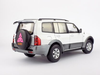 MITSUBISHI PAJERO 3.5L V6 V73 2006 - 1:18 SUN STAR - Image 5