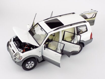 MITSUBISHI PAJERO 3.5L V6 V73 2006 - 1:18 SUN STAR - Image 6