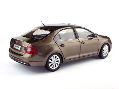 ŠKODA RAPID 1:18 PAUDI - Image 3