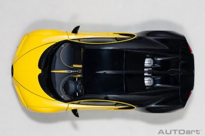 BUGATTI CHIRON 2017 - 1:18 AUTOART - Image 8