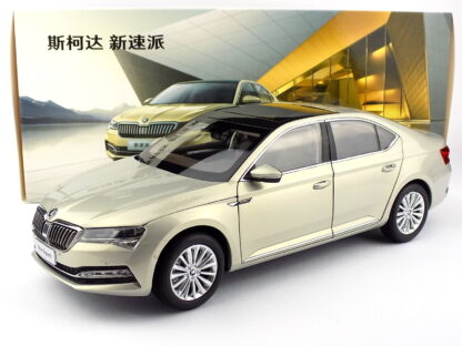 ŠKODA SUPERB 2015 - 1:18 PAUDI