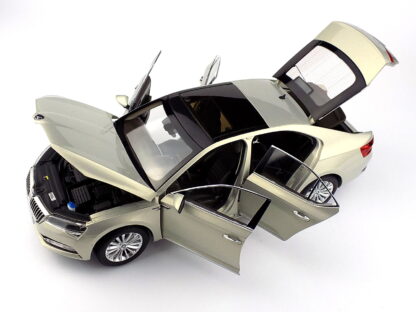 ŠKODA SUPERB 2015 - 1:18 PAUDI - Image 7