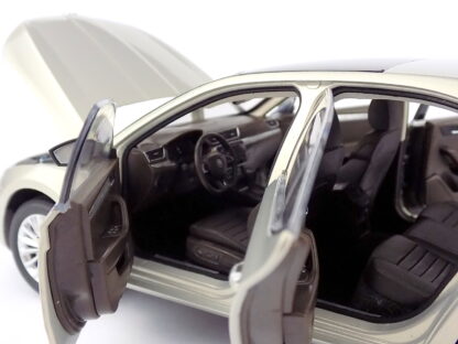 ŠKODA SUPERB 2015 - 1:18 PAUDI - Image 10