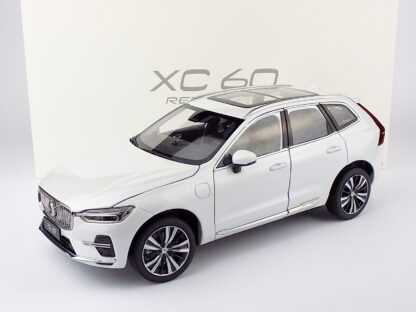 VOLVO XC60 - 1:18 PAUDI