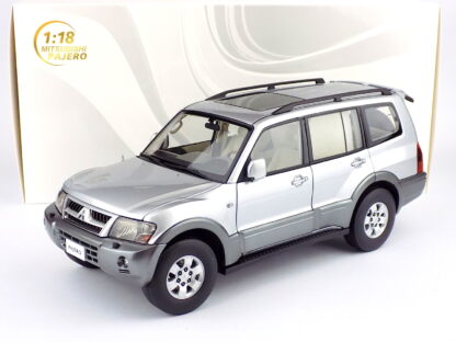 MITSUBISHI PAJERO 3.5L V6 V73 2006 – 1:18 SUN STAR