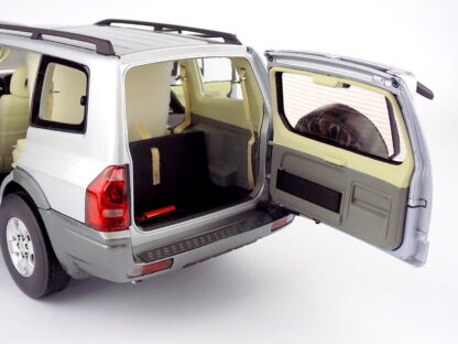 MITSUBISHI PAJERO 3.5L V6 V73 2006 – 1:18 SUN STAR - Image 5