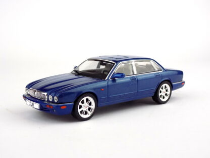 JAGUAR  XJ8 (X308) 1998 - 1:43 IXO - Image 2