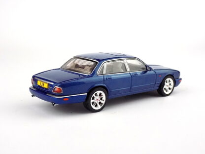 JAGUAR  XJ8 (X308) 1998 - 1:43 IXO - Image 3