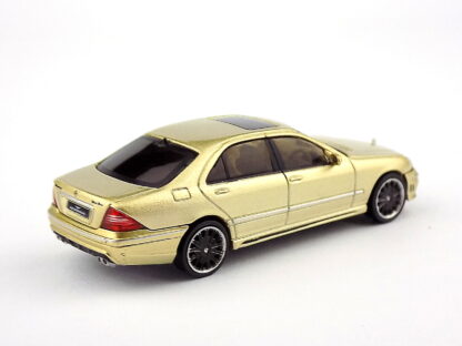 MERCEDES BENZ S CLASSE W220 GOLD - 1:64 TARMAC WORKS - Image 3