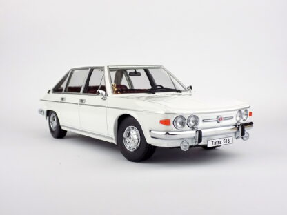TATRA 613 1979 - 1:18 TRIPLE 9 - Image 3