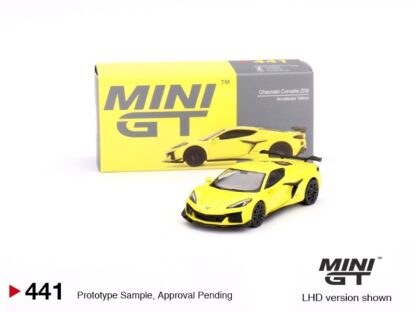 Chevrolet Corvette Z06 2023 Acceler Yellow - 1:64 MiniGT