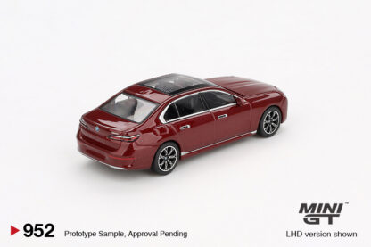BMW i7 xDrive60 - 1:64 MiniGT - Image 3