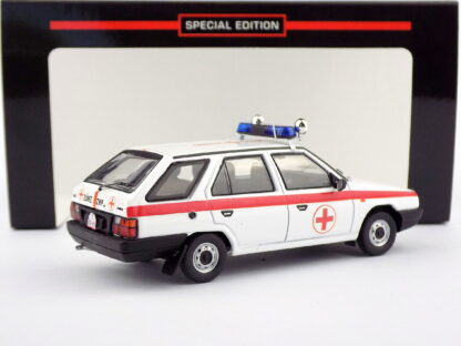 ŠKODA FORMAN AMBULANCE ZÚNZ 1990 - 1:43 IXO/CAL - Image 3