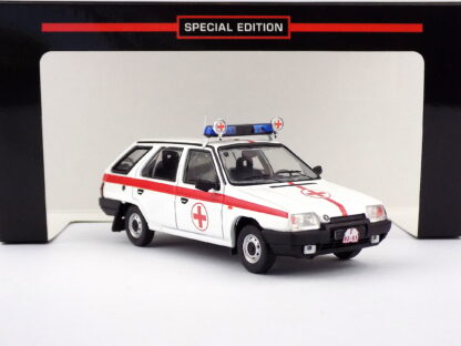 ŠKODA FORMAN AMBULANCE ZÚNZ 1990 - 1:43 IXO/CAL - Image 4