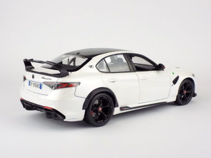 ALFA ROMEO GIULIA GTAm 2020 - 1:18 BBURAGO - Image 3