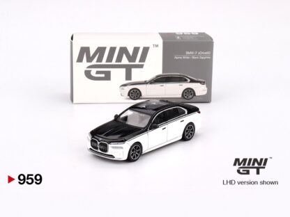 BMW i7xDRIVE 60 - 1:64 MiniGT
