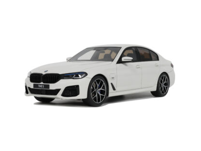 BMW 545E X DRIVE SALOON M SPORT ALPINE WHITE III 2023 - 1:18 GT SPIRIT