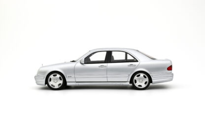 MERCEDES BENZ E55 AMG W210 2001 - 1:18 OTTOMobile - Image 3