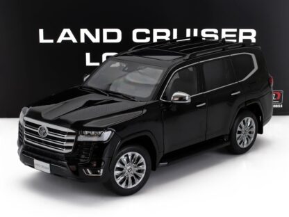 TOYOTA LAND CRUISER 300-ZX 2024 - ČIERNA - 1:18 LCD MODEL