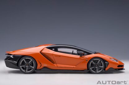 LAMBORGHINI CENTENARIO 2016 - 1:18 AUTOART - Image 4