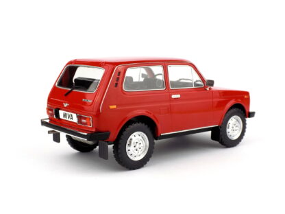 LADA NIVA - 1:18 MCG - Image 3