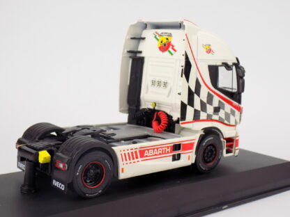 IVECO STRALIS HI-WAY  ABARTH 2016 - 1:43 IXO/ALTAYA - Image 2