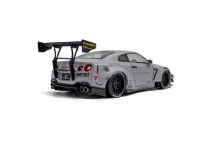 NISSAN GT-R R35 LIBERTY WALK BODY KIT + FIGURKA WATARU KATO-SAN - 1:18 SOLIDO - Image 6