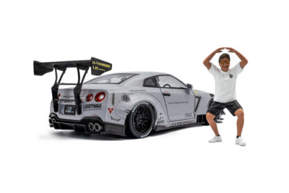 NISSAN GT-R R35 LIBERTY WALK BODY KIT + FIGURKA WATARU KATO-SAN - 1:18 SOLIDO - Image 2