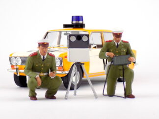SET FIGÚRKY DOPRAVNÝCH POLICAJTOV PRI MERANÍ 1:18