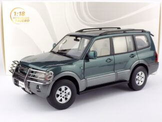 MITSUBISHI PAJERO 3.5l V6 V73 2006 - 1:18 SUN STAR