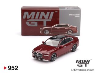 BMW i7 xDrive60 - 1:64 MiniGT